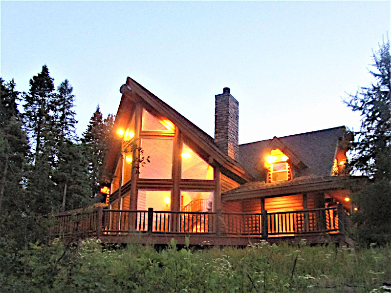 Picture of the Huckleberry Lodge in Donnelly, Idaho