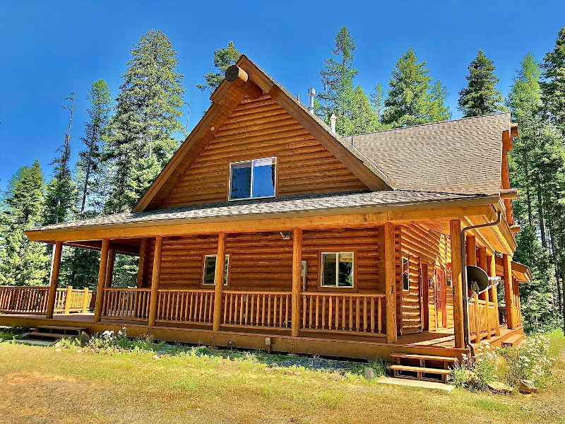 Picture of the Huckleberry Lodge in Donnelly, Idaho