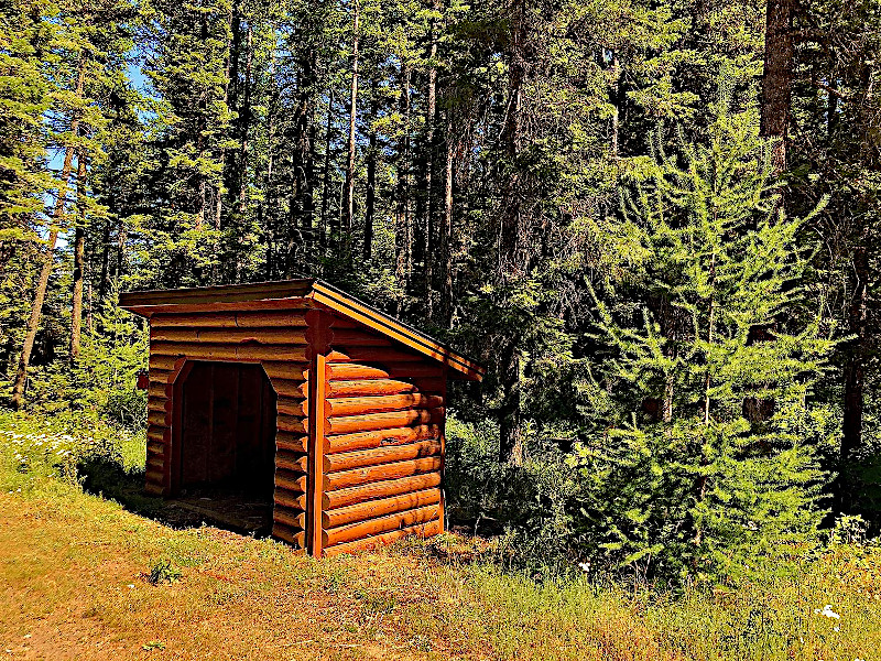 Picture of the Huckleberry Lodge in Donnelly, Idaho