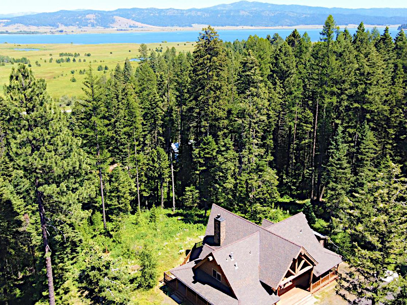 Picture of the Huckleberry Lodge in Donnelly, Idaho