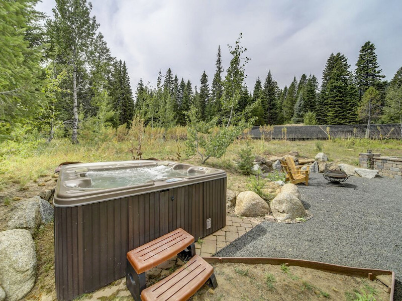 Picture of the Bear Discovery Custom Tamarack Estate Home in Donnelly, Idaho