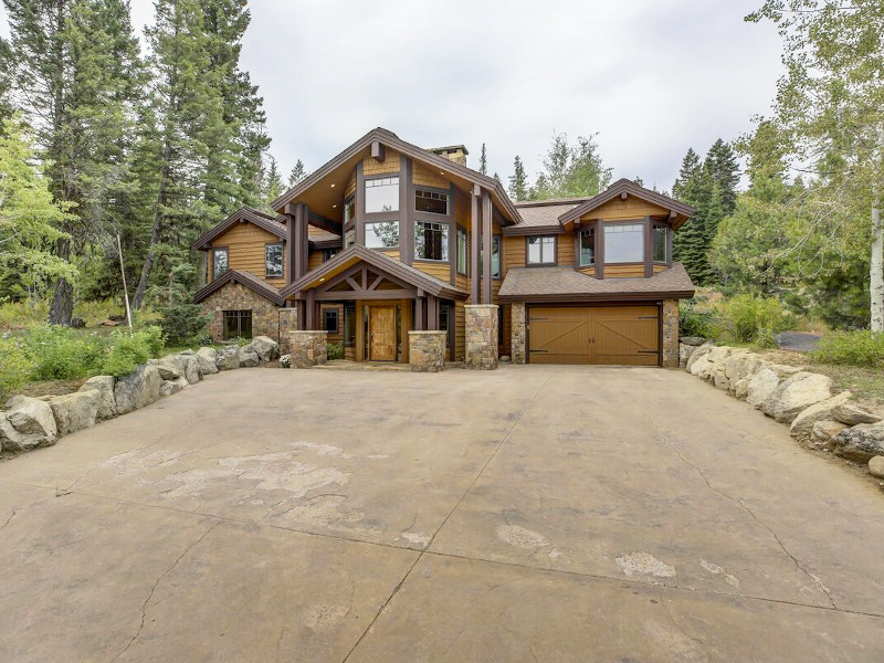 Picture of the Bear Discovery Custom Tamarack Estate Home in Donnelly, Idaho