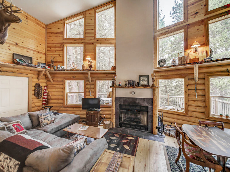 Picture of the Cascade Log Cabin in Cascade, Idaho