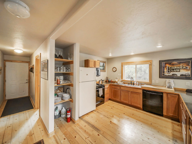 Picture of the Cascade Log Cabin in Cascade, Idaho