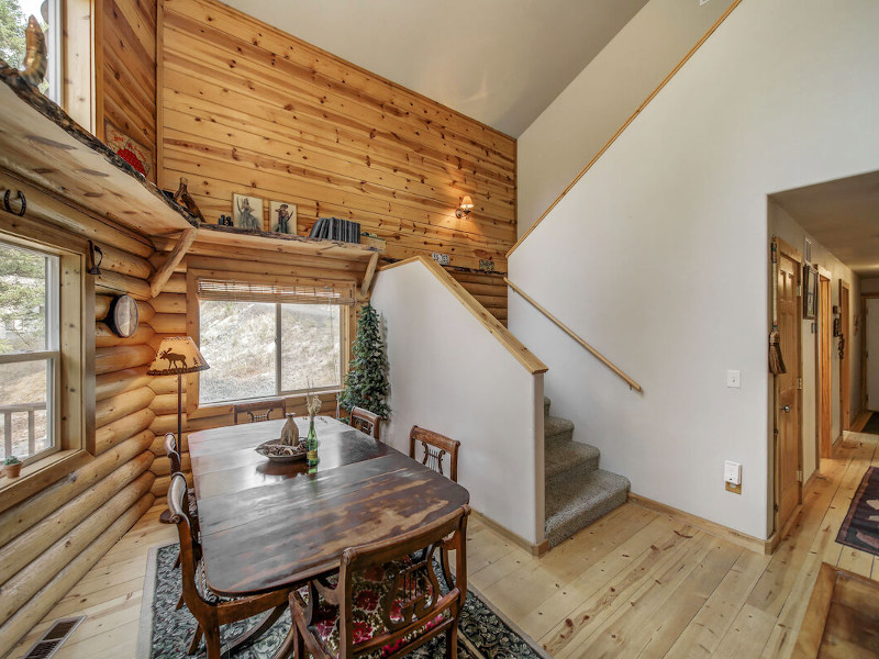 Picture of the Cascade Log Cabin in Cascade, Idaho