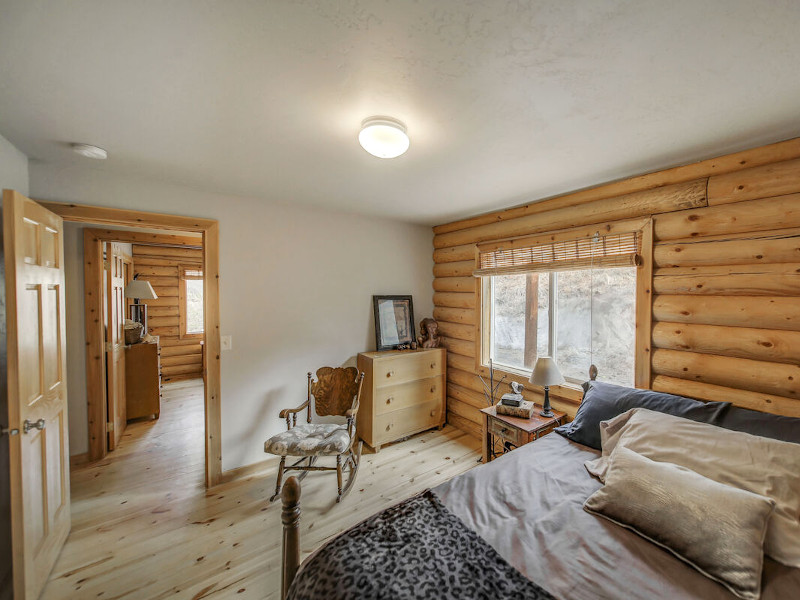 Picture of the Cascade Log Cabin in Cascade, Idaho