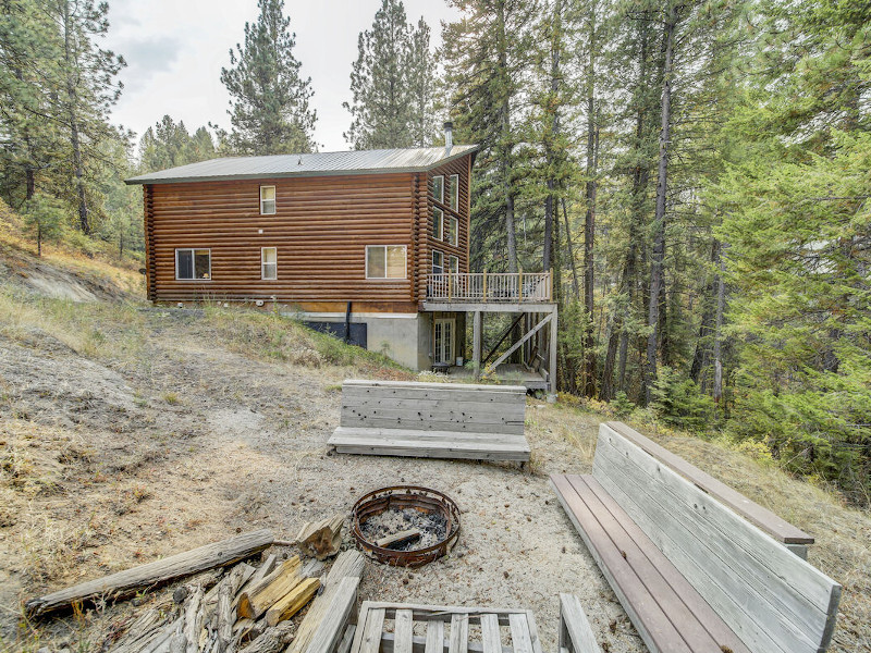 Picture of the Cascade Log Cabin in Cascade, Idaho