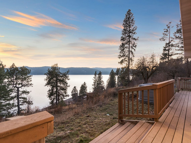 Picture of the Lakefront Gem with Hot Tub and Views in Sandpoint, Idaho