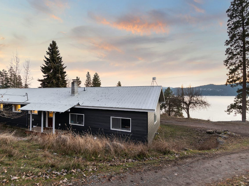 Picture of the Lakefront Gem with Hot Tub and Views in Sandpoint, Idaho