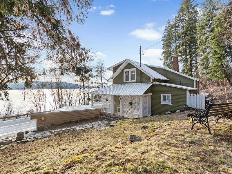 Picture of the Lakeview Cottage - Hope, ID in Sandpoint, Idaho