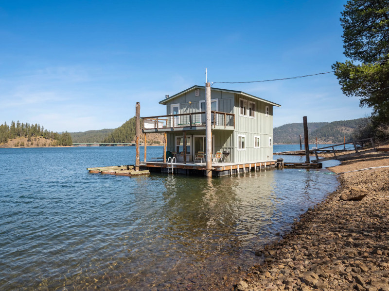 Picture of the Two Lakefront Homes - Main Home & Floating Home in Coeur d Alene, Idaho