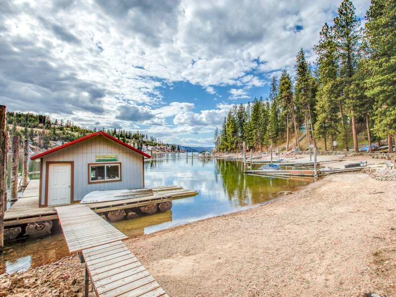 Picture of the CDA Lakefront Retreat - Harrison in Coeur d Alene, Idaho