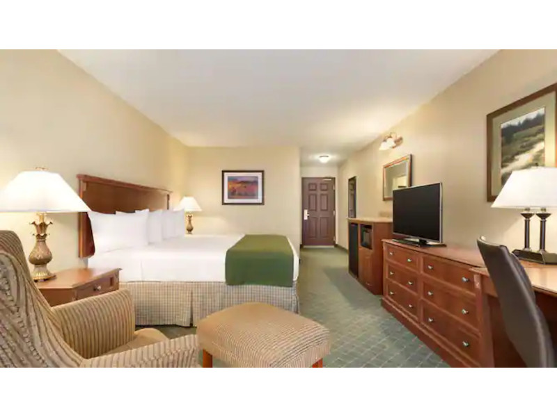 Picture of the Country Inn & Suites Boise West in Boise, Idaho