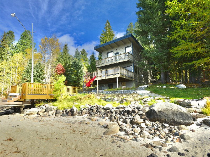 Picture of the Classic McCall Lake House in McCall, Idaho