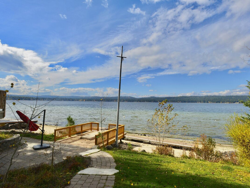 Picture of the Classic McCall Lake House in McCall, Idaho