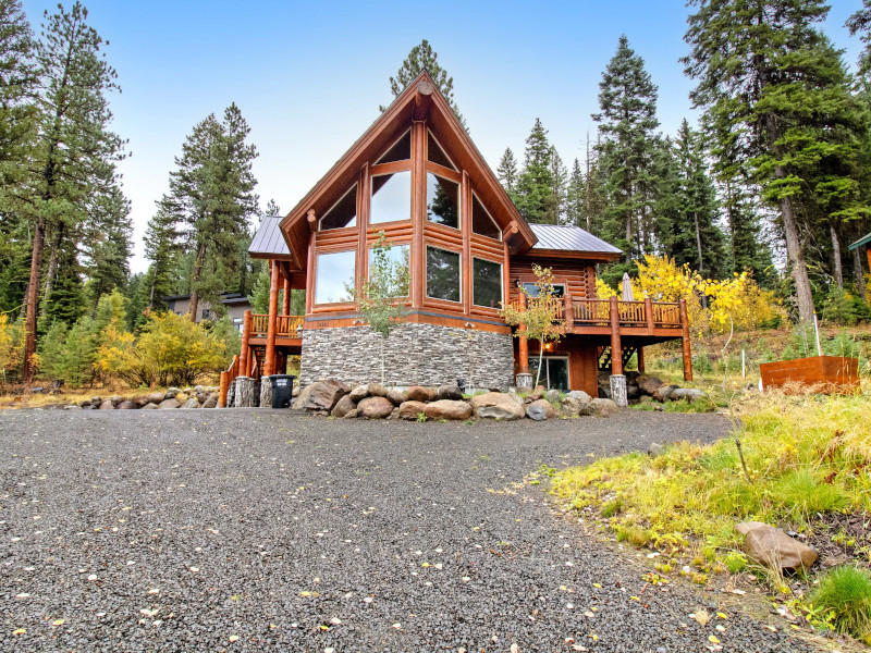 Picture of the Bitterroot Haven in McCall, Idaho