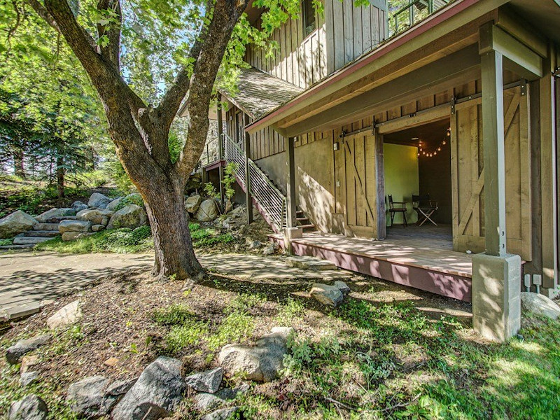 Picture of the Mackinaw Manor in McCall, Idaho