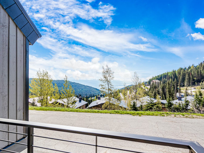 Picture of the Crystal Run Condominiums in Sandpoint, Idaho