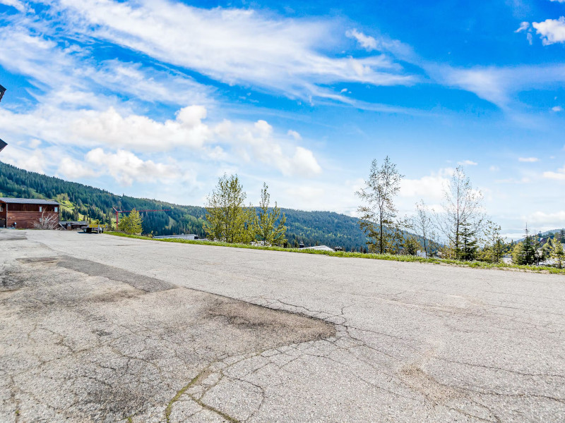 Picture of the Crystal Run Condominiums in Sandpoint, Idaho