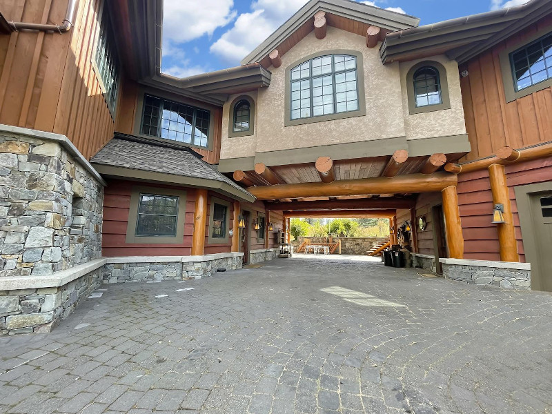 Picture of the Azure Mountain Mansion in Donnelly, Idaho