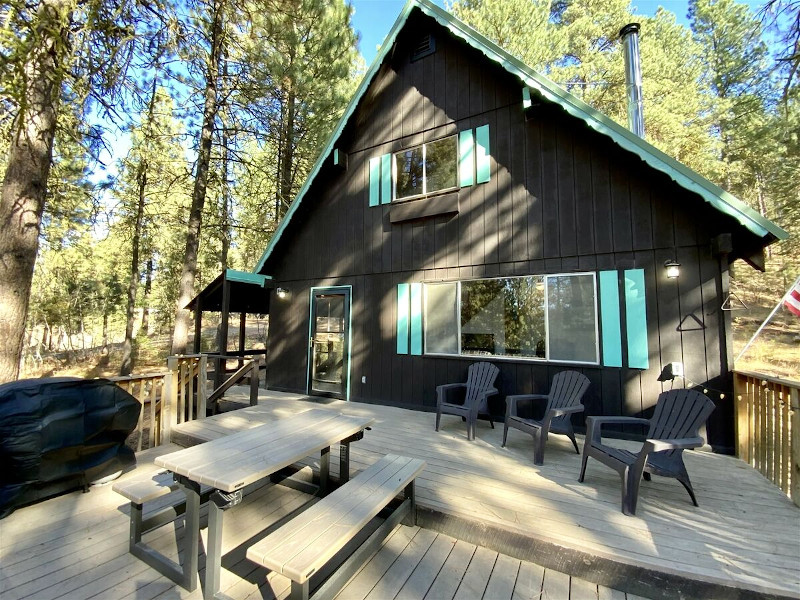 Picture of the Mint Chip Cabin in Cascade, Idaho