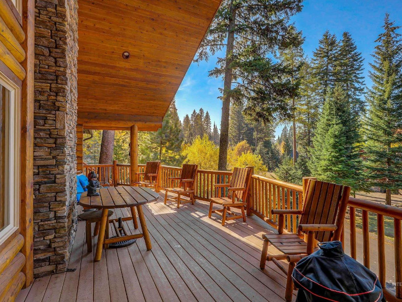 Picture of the Aspen Lodge in McCall, Idaho