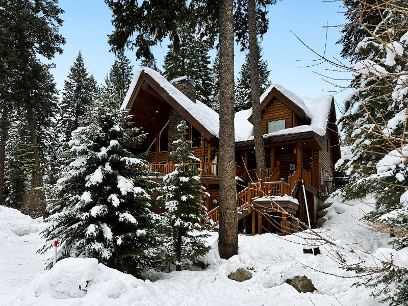 Picture of the Aspen Lodge in McCall, Idaho