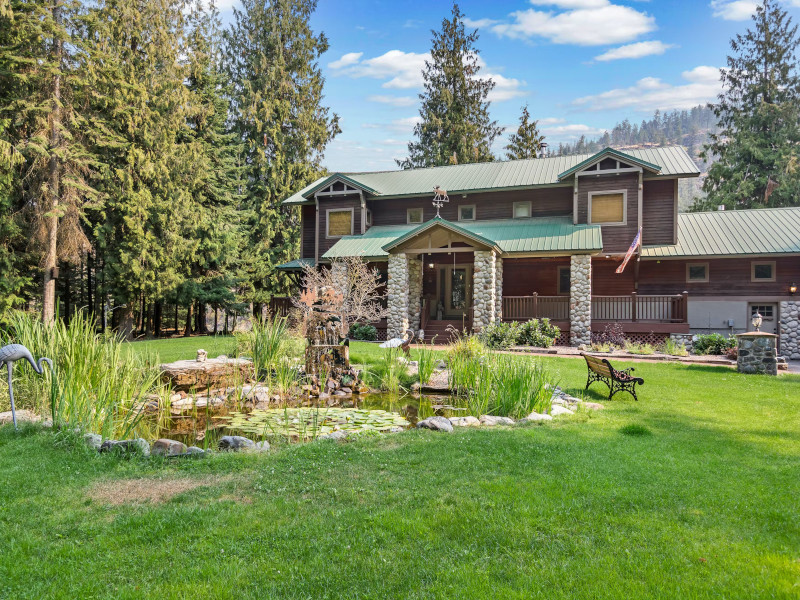 Picture of the Heckaneckis River Lake Lodge - Clark Fork, ID in Sandpoint, Idaho