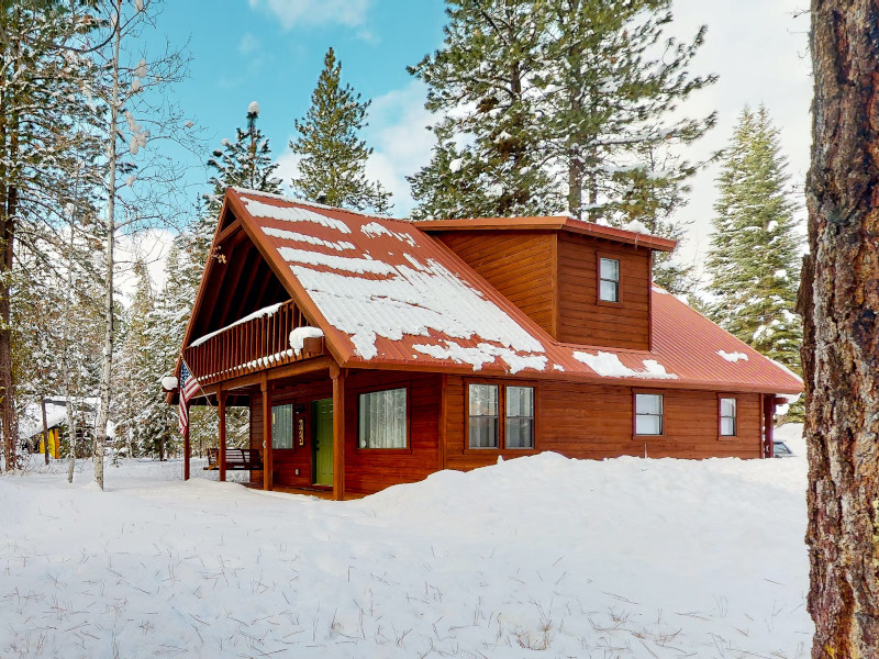 Picture of the Nine Pines Base Camp in McCall, Idaho