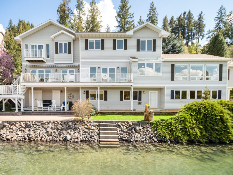 Picture of the Honeysuckle Beach Retreat in Hayden, Idaho