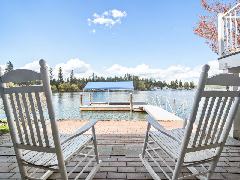 Picture of the Honeysuckle Beach Retreat in Hayden, Idaho