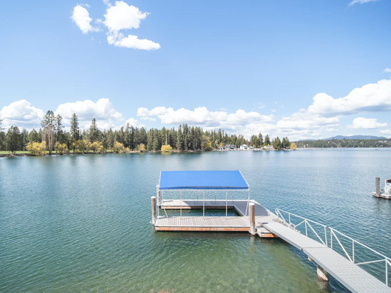 Picture of the Honeysuckle Beach Retreat in Hayden, Idaho