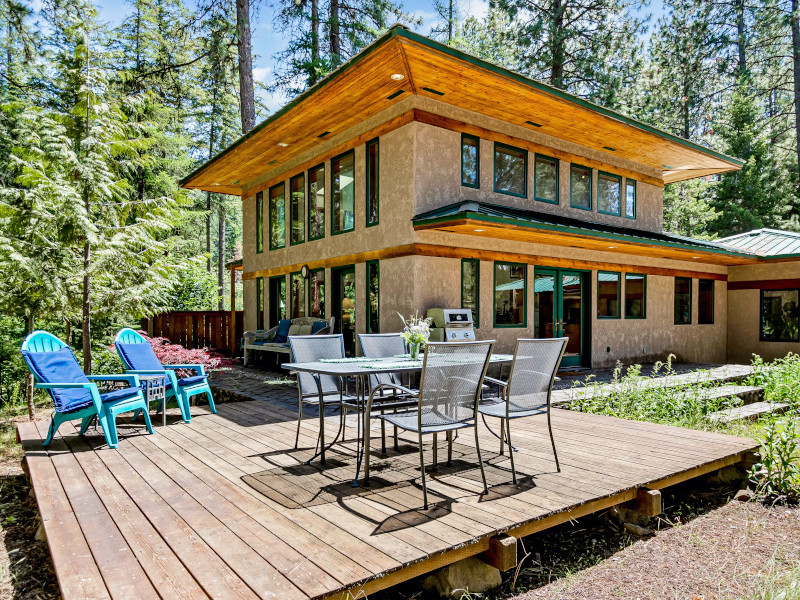 Picture of the Selby Knoll Estate (Main & Guesthouse) in Harrison, Idaho