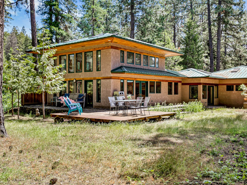 Picture of the Selby Knoll Estate (Main & Guesthouse) in Harrison, Idaho