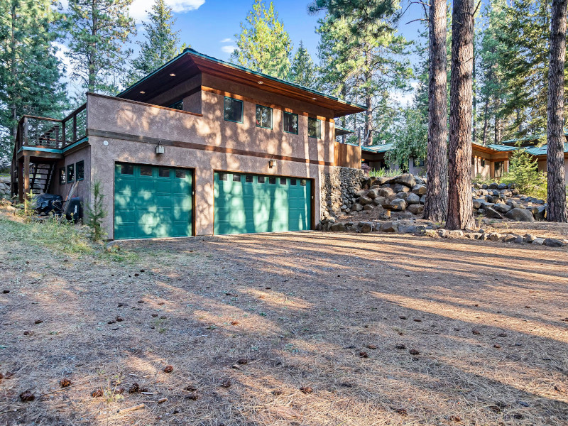 Picture of the Selby Knoll Estate (Main & Guesthouse) in Harrison, Idaho