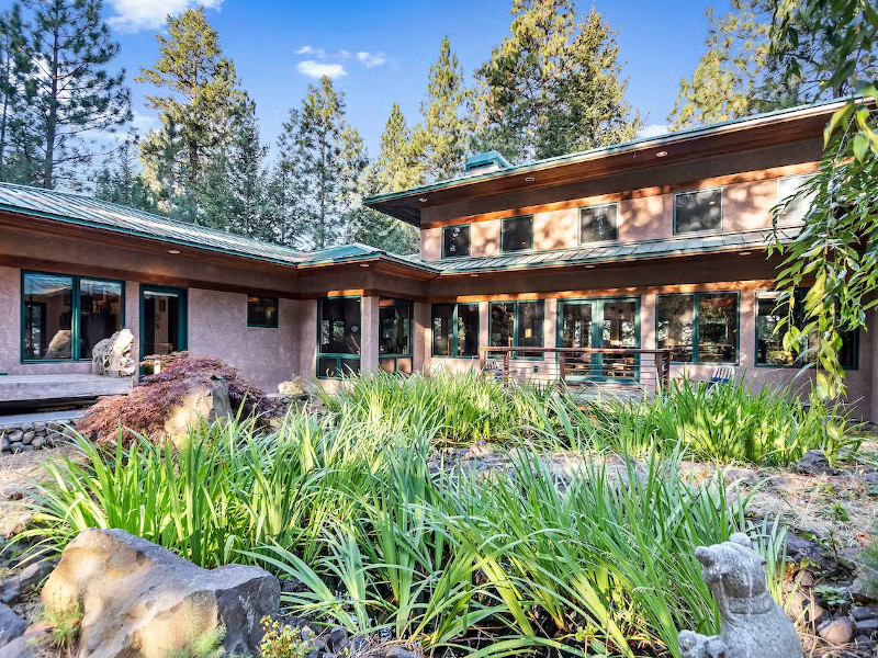 Picture of the Selby Knoll Main House in Harrison, Idaho