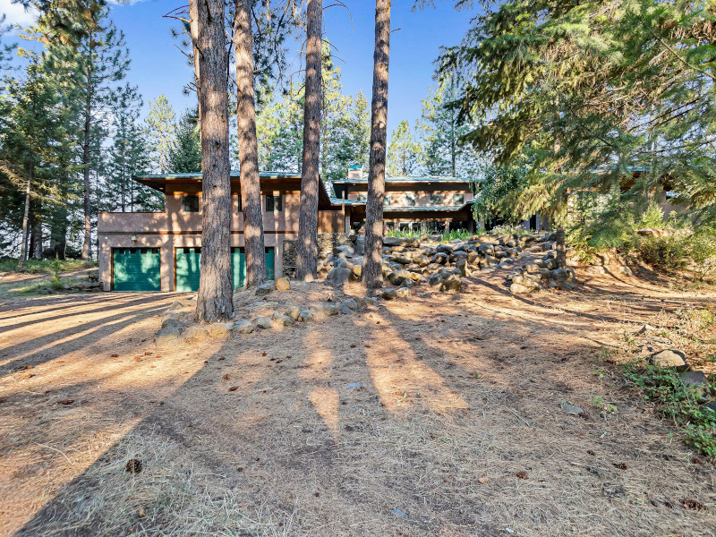 Picture of the Selby Knoll Main House in Harrison, Idaho