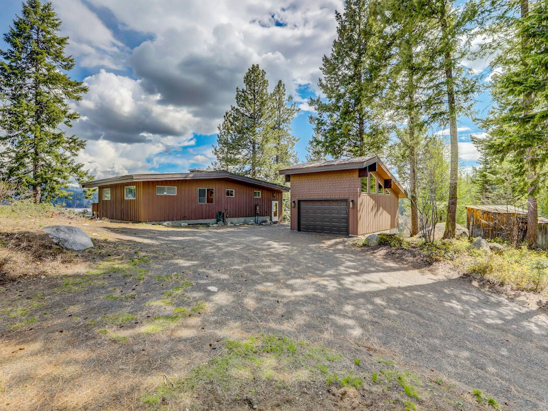 Picture of the Laur House on Little Payette Lake in McCall, Idaho