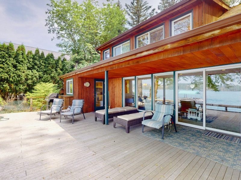 Picture of the Weeping Willow Cabin in Hayden, Idaho