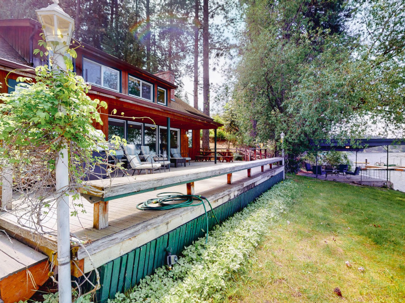 Picture of the Weeping Willow Cabin in Hayden, Idaho