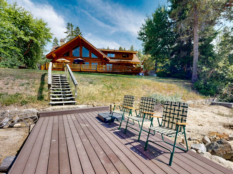 Picture of the Lakeside Lodge in Donnelly, Idaho