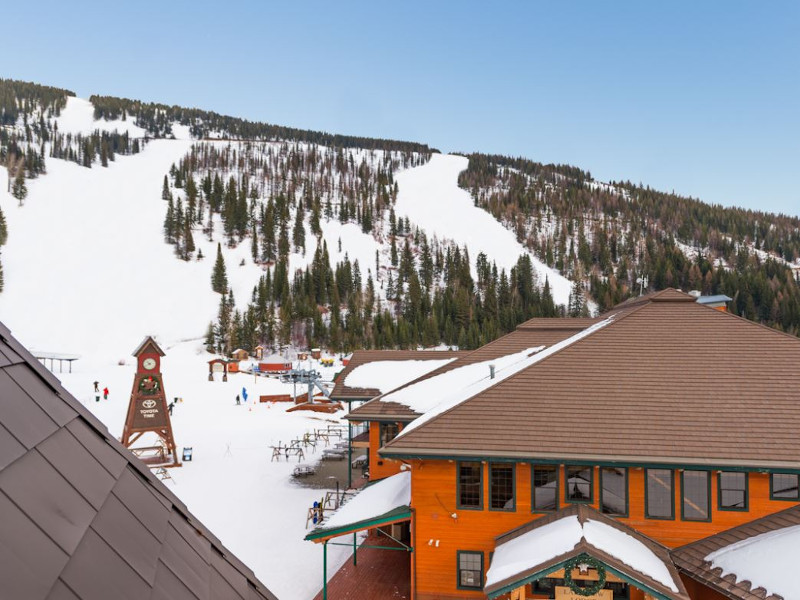 Picture of the Selkirk Lodge in Sandpoint, Idaho