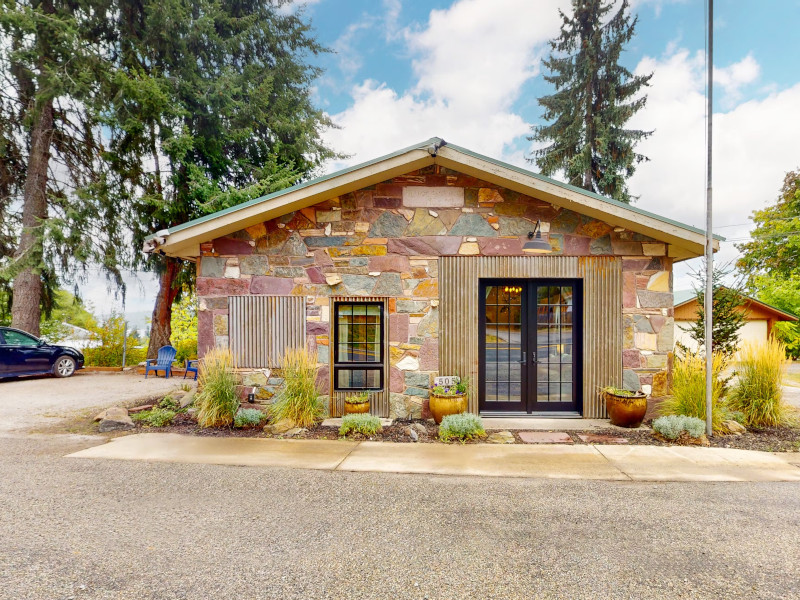 Picture of the Historic Hope Hideaway - East Hope, ID in Sandpoint, Idaho