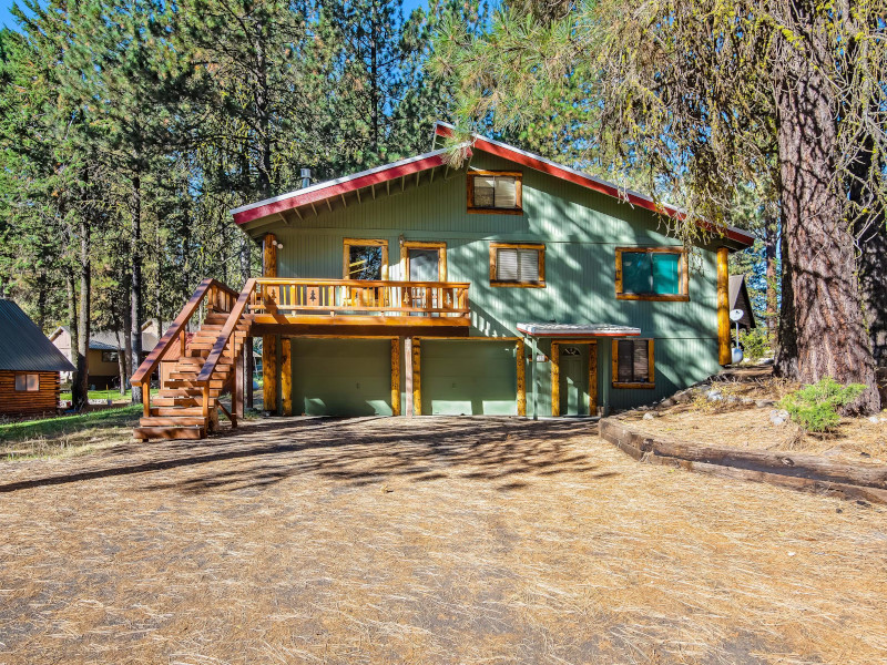 Picture of the Moose Lodge in McCall, Idaho