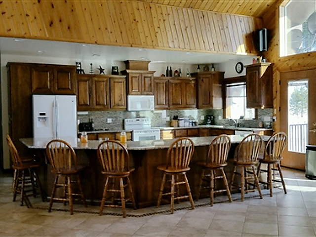 Misty Mountain Cabin - Featherville in Pine, Idaho.