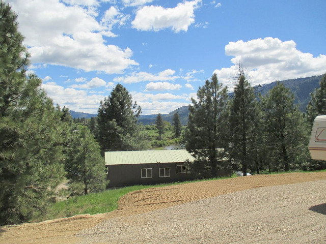 Bubbas Glamper (Uncle Billy Bobs) in Garden Valley, Idaho.