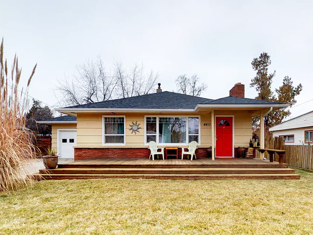 Christinas Cozy Bench Bungalow in Eagle, Idaho.