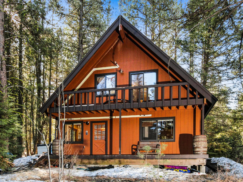 Mossy Pines Cabin in Cascade, Idaho.