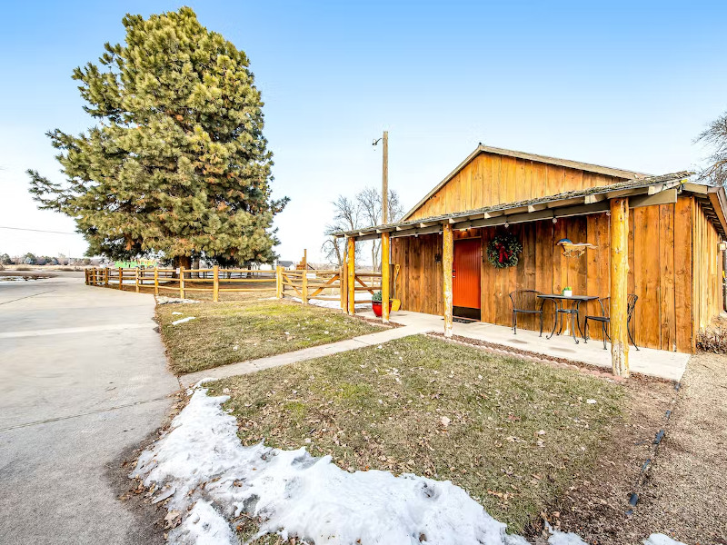 Serenity Springs - Bunkhouse in Eagle, Idaho.