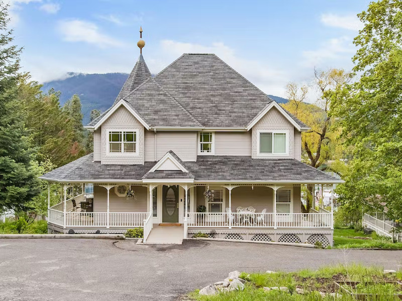 MacDonalds Dromore Estate (Main House) - Bayview in Sandpoint, Idaho.